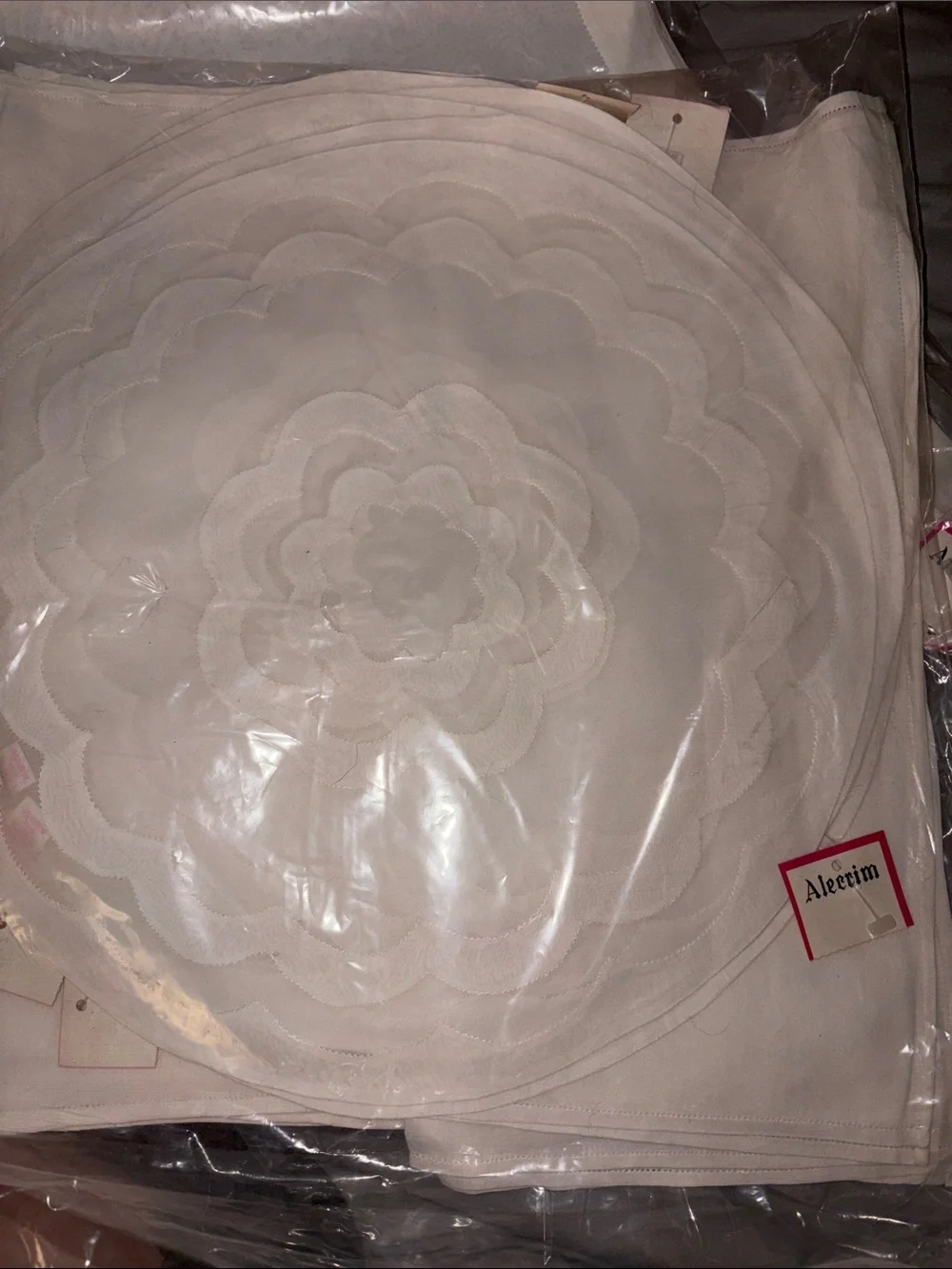 Teresa Alecrim Portugal White Linen Organdy Scalloped Round Placemats Set of 7 +